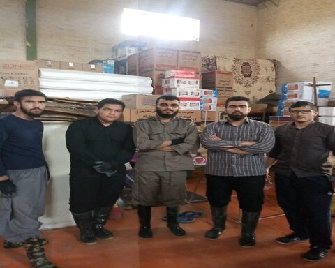 تصویری رپورٹ| کرمانشاہ کے علماء اور طلاب کی جانب سے ایران میں حالیہ سیلاب سے متاثرہ علاقہ میں امدادی کاروائی جاری