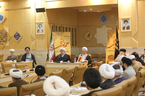 تصویری رپورٹ| ایرانی دینی مدارس کے شعبہ ریسرچ اور تحقیقات کے عہداروں کی اجلاس
