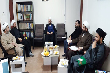 اقتصاد و معیشت مردم اولویت نخست دولت باشد