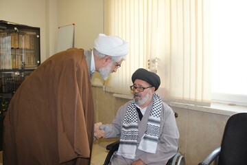 استاد و محقق پیشکسوت حوزه علمیه قزوین تجلیل شد+ عکس