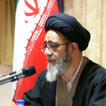 همراهی شیطان پیامد دوری از یاد خداوند است