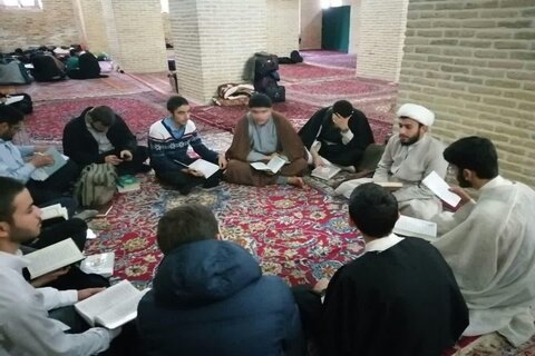 تصاویر/ اعتکاف علمی معرفتی ویژه طلاب در مسجد جامع کرمانشاه