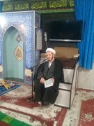 طلاب مدرسه امام خمینی(ره) ماکو پای درس اخلاق نشستند