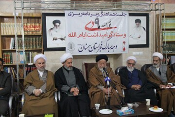 با حضور مردم در صحنه‌ها، نظام و انقلاب تقویت می‌شود