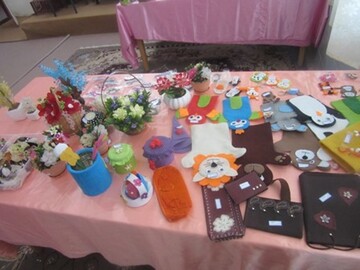 نمایشگاه تولیدات هنری بانوان طلبه میبدی برپا شد