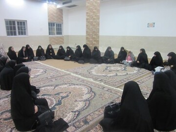 بانوان طلبه میبدی به دیدار دانشجویان دختر رفتند+ عکس