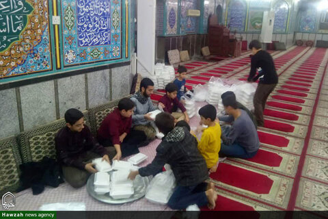 امدادرسانی طلاب و روحانیون جهادی اهواز در مناطق آبگرفته اهواز