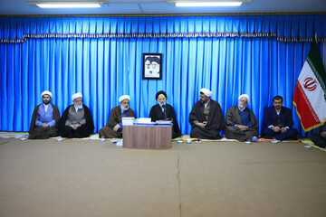 امام جمعه بیرجند: در جمهوری اسلامی مسلمان و غیر مسلمان تفاوتی ندارند