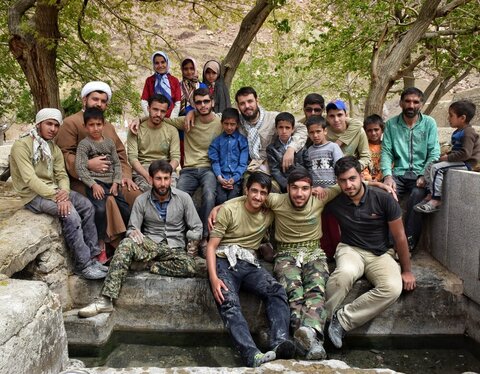 تقرير مصور عن خدمات طلاب علوم الدينية والعلماء في مختلف أرجاء إيران