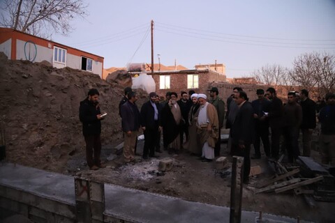 پیگیری وضعیت اسکان زلزله زدگان میانه توسط نماینده ولی فقیه در استان آذربایجان شرقی