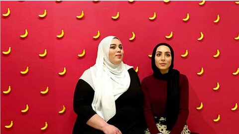 گالری نقاشی که دو زن محجبه در میلواکی برای هنرمندان مسلمان راه انداخته اند