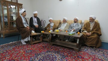 عیادت اعضای شورای بسیج اساتید و نخبگان حوزه اصفهان از شاگرد آیت الله ارباب