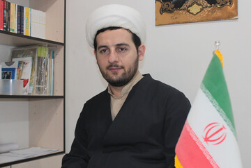 دشمن به دنبال تخریب جایگاه حوزه های علمیه در نزد مردم است