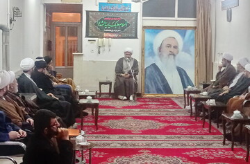 در کنار اعتراض به اغتشاشگران، به تدبیر غلط مسئولین نیز معترضیم