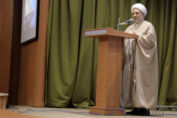 رهبر معظم انقلاب اسلامی توانستند جبهه تفرقه افکن را شکست دهند