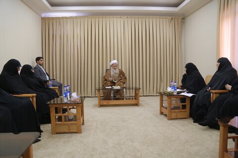 حضرت آیت الله جوادی آملی در دیدار جمعی از اعضای شورای فرهنگی اجتماعی زنان شورای عالی انقلاب فرهنگی