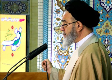 پایبندی به نظام و قانون اساسی از اوصاف مهم نماینده اصلح است