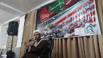 بصیرت‌دهی به مردم وظیفه روحانیت است