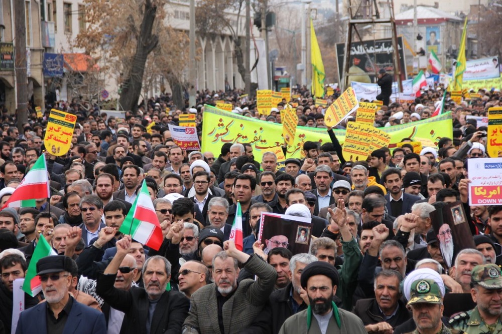  حضور مردم انقلابی کرمانشاه در روز بصیرت