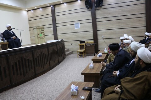 نشست بصیرتی روحانیون ارومیه در مدرسه علمیه امام خامنه‌ای