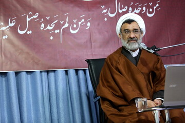 مرحوم آیت الله مصباح یزدی خاری در چشم مارکسیست‌ها و لیبرالیستها بود