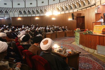 از نماینده جدید ولی فقیه در لرستان قاطعانه حمایت خواهیم کرد