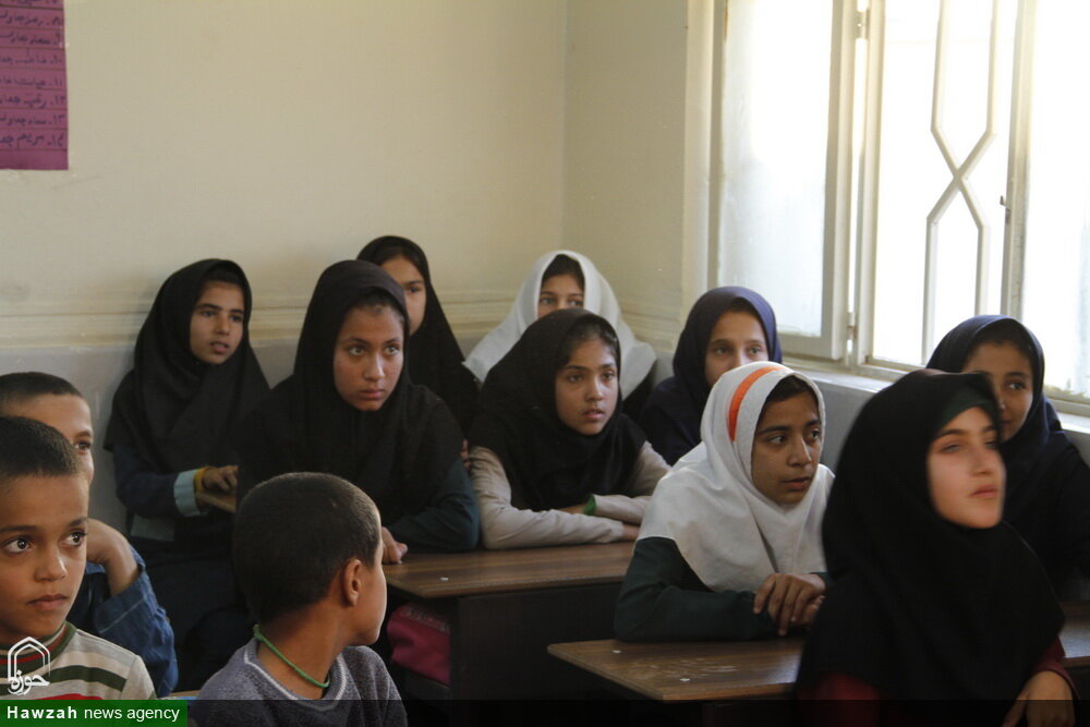 خبرگزاری حوزه - تصاویر شما/ فعالیت‌های جهادی طلاب مدرسه فقهی شمس الشموس در  منطقه الهایی خوزستان