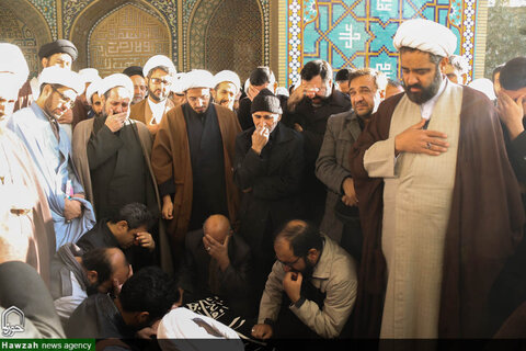 تشییع پیکر آیت الله مهاجر در اصفهان