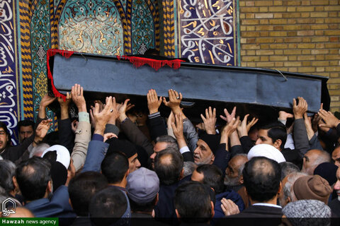 تصاویر مراسم تشییع پیکر آیت الله مهاجر در اصفهان