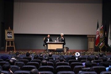 بررسی نقش یادواره شهدا در تحقق و تبیین بیانیه گام دوم