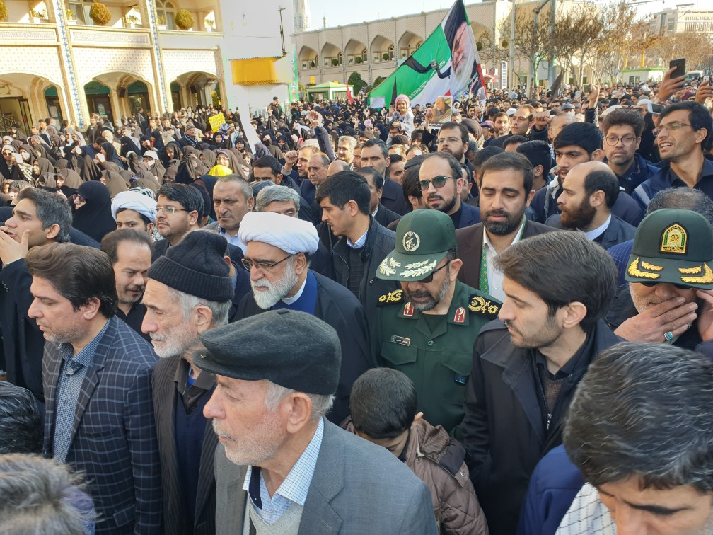 خروش انقلابی مردم مشهد پس از شهادت حاج قاسم سلیمانی