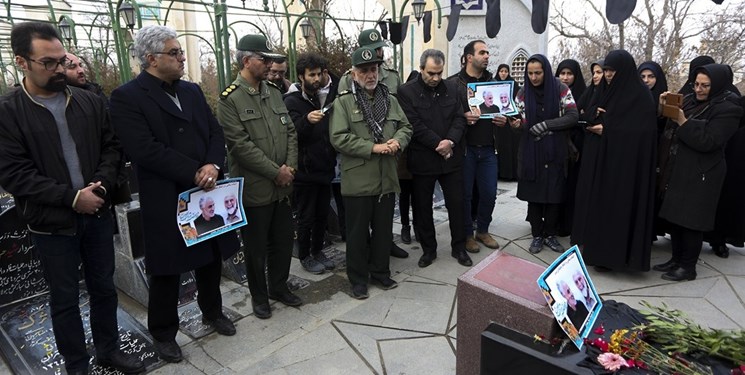 اصحاب رسانه همدان بر مزار شهید همدانی با شهدا تجدید بیعت کردند