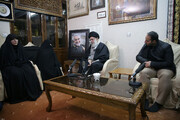 تصاویر/ حضور رهبر معظم انقلاب اسلامی در منزل سردار شهید سپهبد سلیمانی