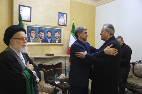 حضور شخصیت‌های لبنانی در سفارت ایران برای تسلیت شهادت سردار سلیمانی