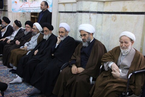 حضور مراجع، علما و شخصیت های حوزوی در تجمع ضد تروریستی در مسجد اعظم قم