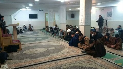 تصاویر/ مراسم گرامیداشت شهادت سردار سلیمانی در مدرسه علمیه بیجار