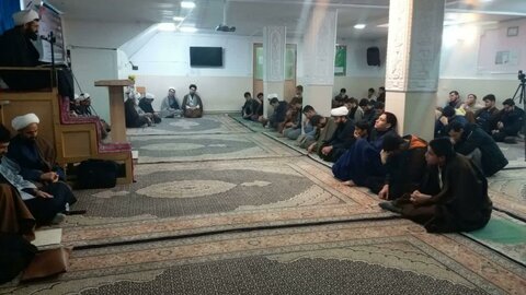 تصاویر/ مراسم گرامیداشت شهادت سردار سلیمانی در مدرسه علمیه بیجار