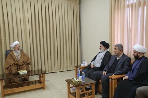 تصاویر / دیدار جمعی از اساتید دانشگاه های اقلیم کردستان عراق با آیت الله العظمی جوادی آملی