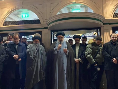 تصاویر / اجتماع شیعیان لندن در پی شهادت سردار سلیمانی مقابل مرکز اسلامی انگلیس