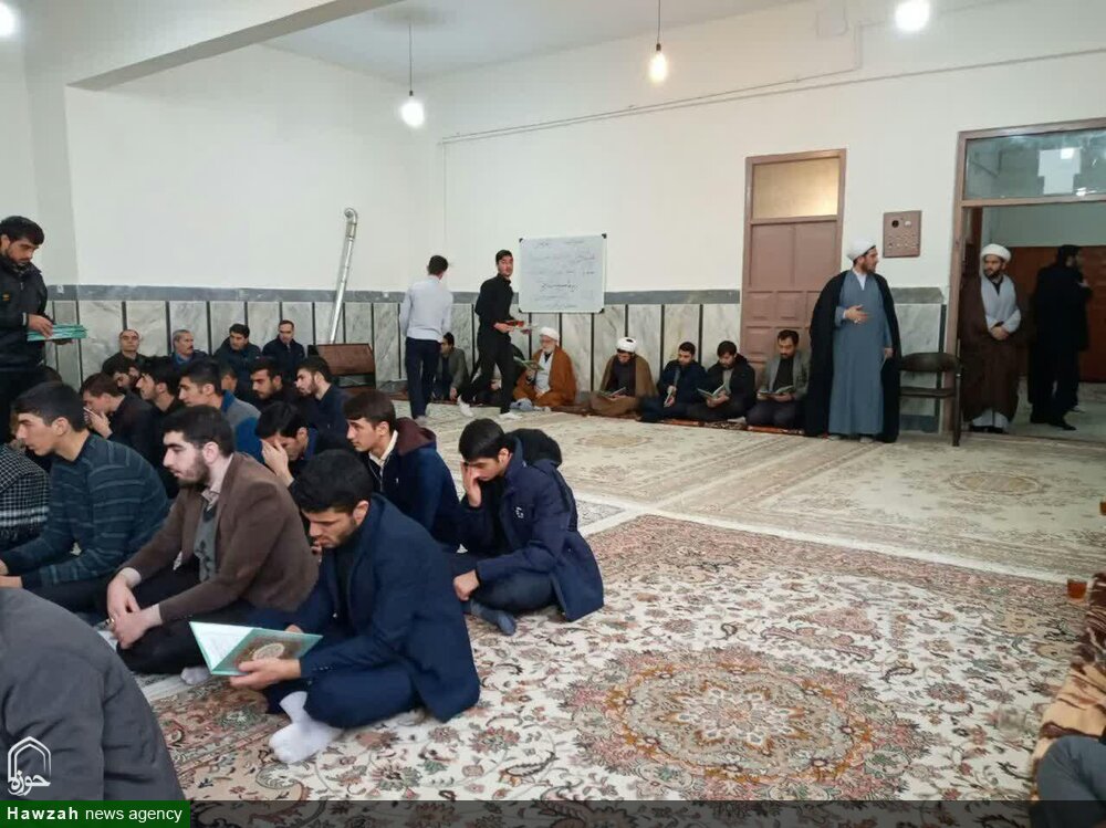 مراسم بزرگداشت شهید سردار سلیمانی در مدرسه علمیه امام صادق(ع) اهر