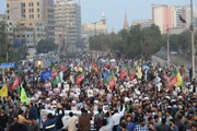 تصاویر/ تجمع مردم کراچی در مقابل " کنسولگری آمریکا" در اعتراض به ترور سردار سلیمانی