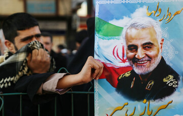 حضور هیئت حوزه علمیه قم در مراسم تشییع سردار سلیمانی در کرمان