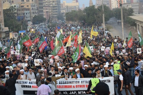 تصاویر/ راهپیمایی مردم کراچی پاکستان در مقابل " کنسولگری آمریکا"
