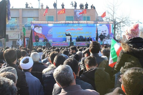 تصاویر/ عزاداری مردم اردبیل در میدان عالی قاپوی