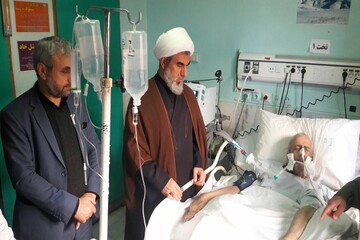 عیادت امام جمعه شهرستان بویین زهرا از پدر شهید حسین سرشار