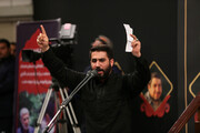 فیلم| مداحی حماسی حسین طاهری در حضور رهبر انقلاب