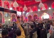 فیلم| شعار کلا کلا آمریکا مردم عراق بعد از خطبه های نماز جمعه حرم امام حسین(ع)
