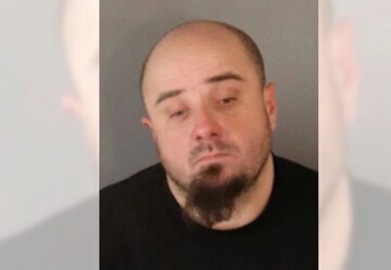 مرد آمریکایی که مسجد ریورساید را تهدید کرده بود، پس از دستگیری با وثیقه آزاد شد