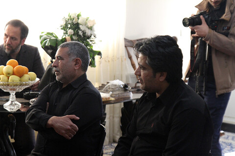 حضور امام جمعه و مسئولان همدان در منزل یکی از جانباختگان سانحه هوایی