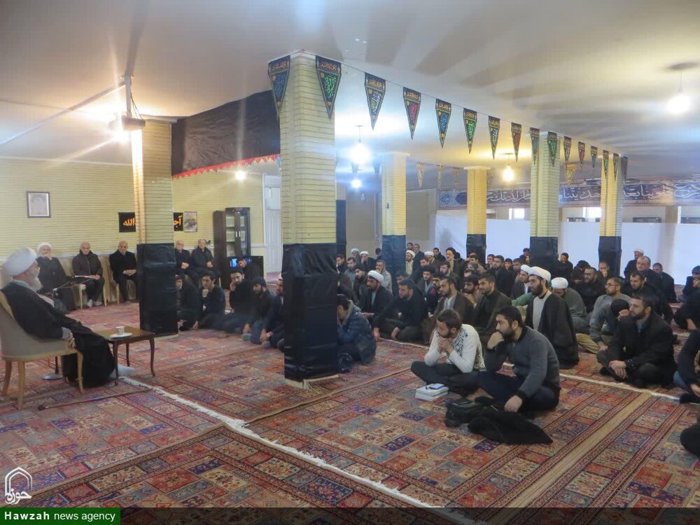طلاب غیر ایرانی در سوگ حضرت صدیقه طاهره فاطمه زهرا سلام الله علیها